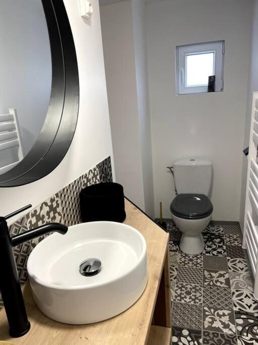 Bel Appartement Sur Cour Plein Centre Ville Et Parking Moulins (Allier) Exterior foto