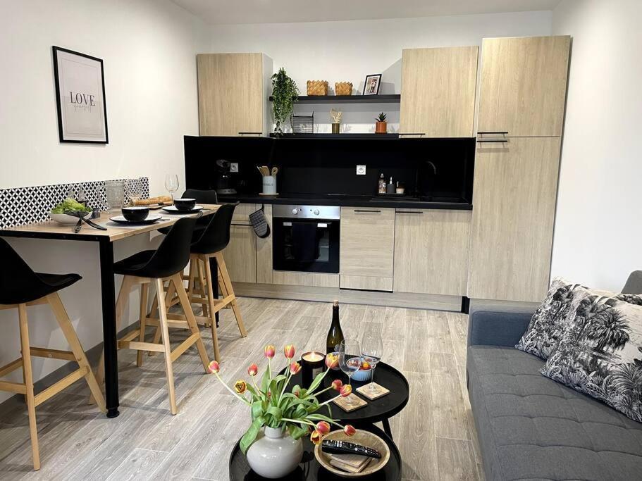 Bel Appartement Sur Cour Plein Centre Ville Et Parking Moulins (Allier) Exterior foto